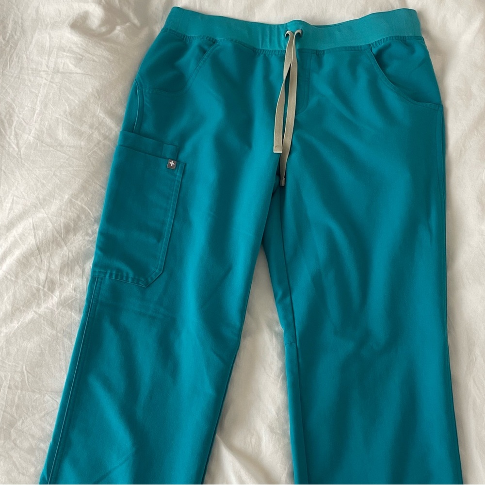 FIGS Teal Kade - Cargo Scrub Pants size medium